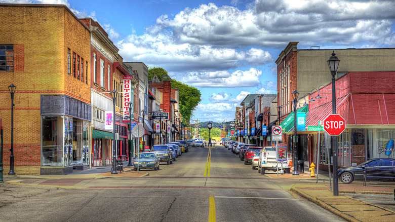 Discover an Underrated Getaway in a Charming Mississippi River City with Hundreds of Restaurants and Shops