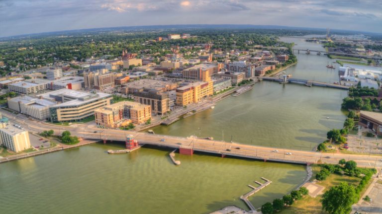 Discover Wisconsin's Hidden Wine Trail: A Journey of Diverse Local Flavors and Stunning Lake Michigan Views