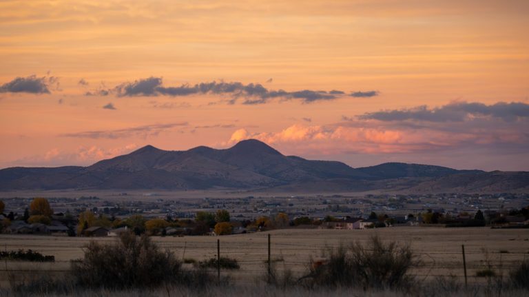 An Arizona High Desert Escape: Embracing Year-Round Beauty, Unique Festivals, and Scenic Mountain Vistas