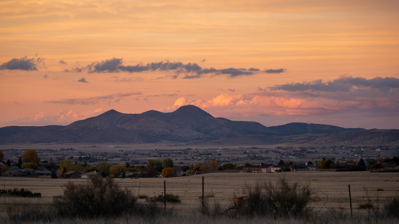An Arizona High Desert Escape: Embracing Year-Round Beauty, Unique Festivals, and Scenic Mountain Vistas