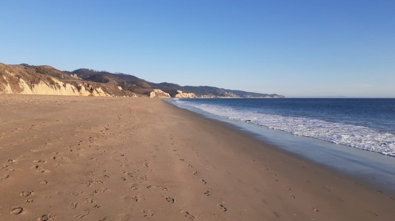 California's Expansive Sandy Beach with Calm Waters: An Underrated National Seashore Close to San Francisco