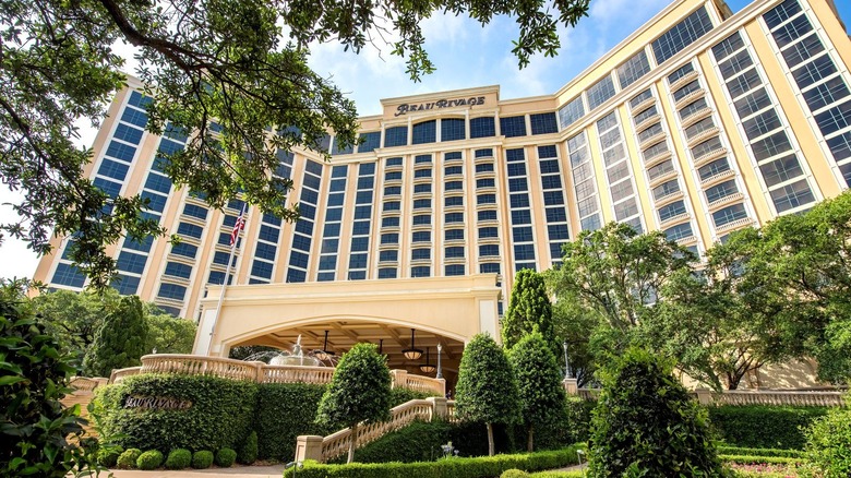 Experience the Bellagio Ambiance at This Luxurious Mississippi Gulf Coast Casino