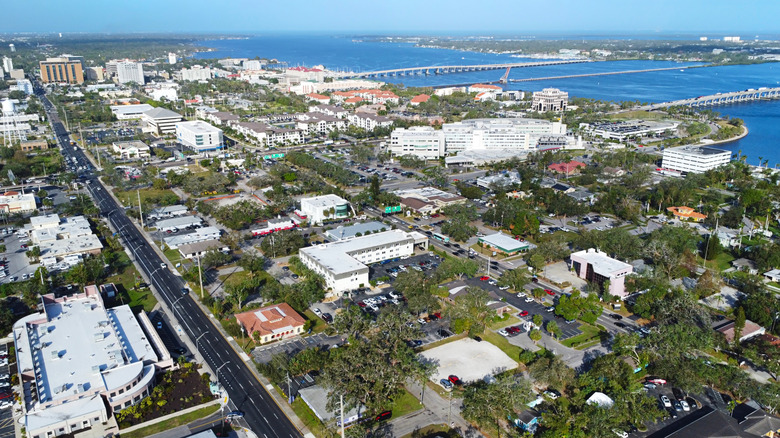 Discover Florida's Hidden Gulf Coast Retreat: Riverfront Parks, Beaches, and a Vibrant Art Scene