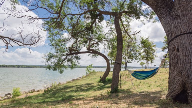 A Budget-Friendly Texas Town Near Dallas Offers World-Class Family Entertainment and Tranquil Green Spaces