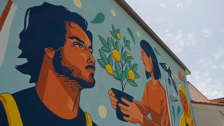 California City Near San Diego Thrives on Citrus-Themed Shops and Artistic Vibe
