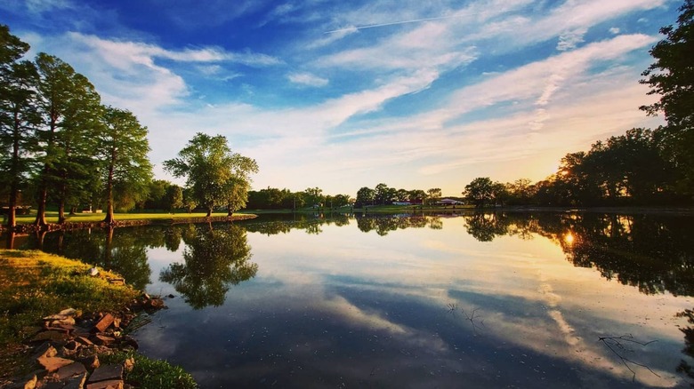 One of Indiana's Largest Natural Lakes: A Midwest Summer Getaway with Award-Winning Dining, Boating, and Parks
