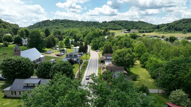 Explore Pennsylvania's Welcoming Village: A Hub of Amish Culture with Handmade Goods, Crafts, and Treats