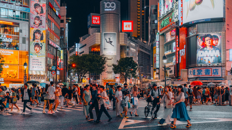 Tokyo Residents Frustrated by Tourists Overlooking Key Social Etiquette Rule