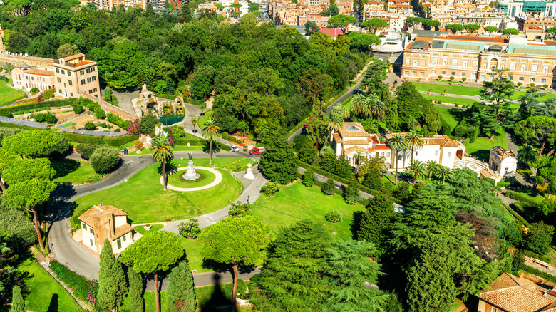 The Pope's Playground: A Breathtaking Italian Garden for Nature and History Enthusiasts