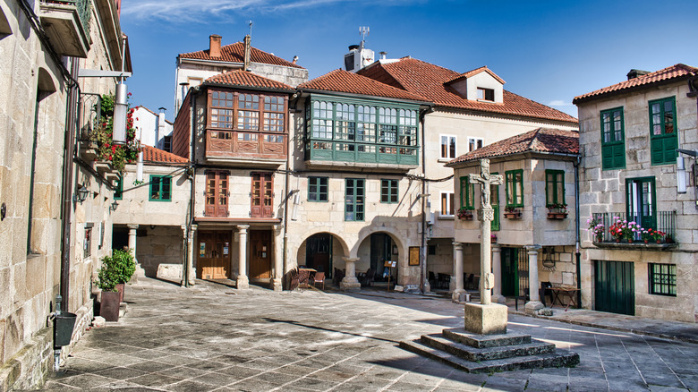 Historic Spanish City Transforms into Modern Utopia After Removing Cars from Walkable Downtown