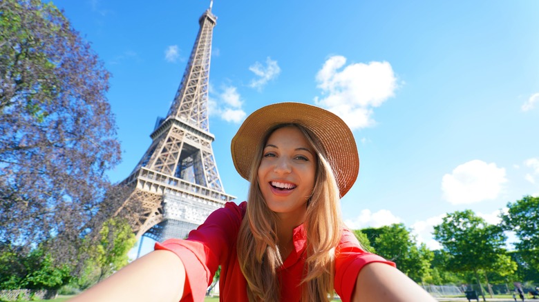 This Fashionable Garment Should Stay Home When Packing for a Paris Trip