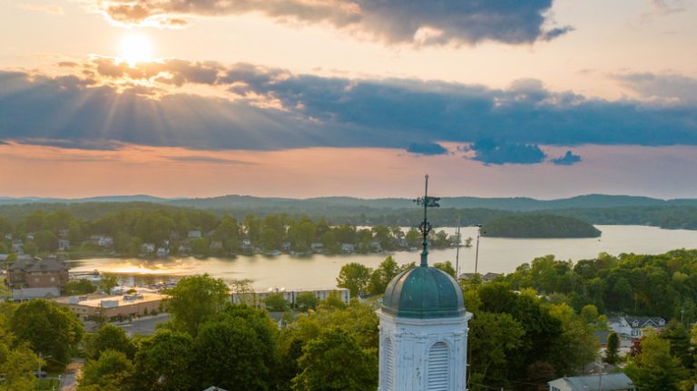 Discover a Charming Hidden Gem in New York: A Lakeside Town with Unique Dining and Outdoor Excursions